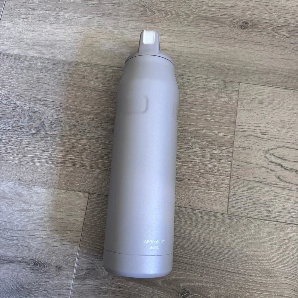 Stanley AeroLight Transit Bottle 36oz 1.1L Ash Gray Stainless Steel Water Bottle - Picture 5 of 12